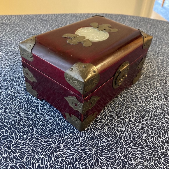 Vintage Wooden Chinese Box - Picture 1 of 6